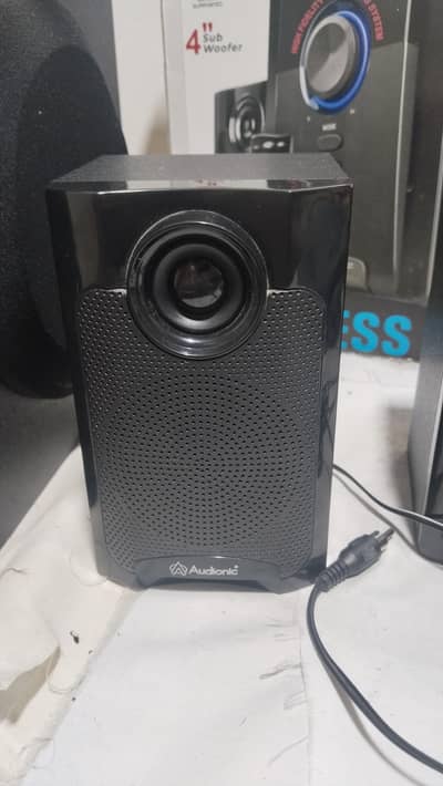 urgent sale Audionic bufar
