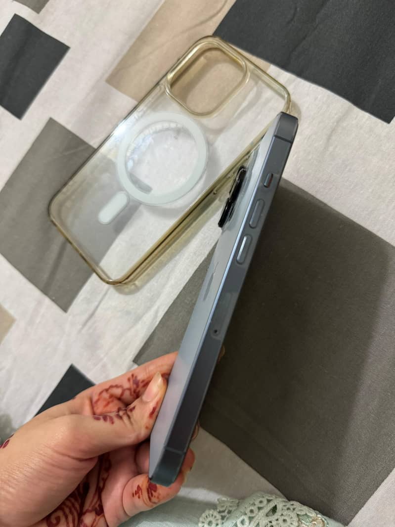 Apple iPhone 13 Pro 2