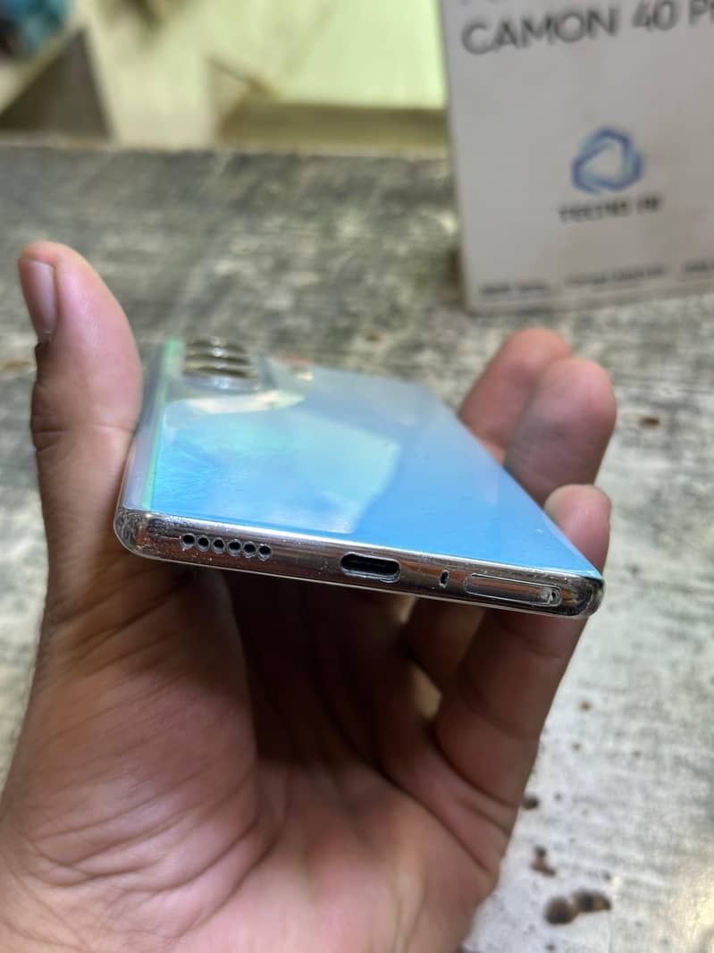 Tecno CAMON 40 Pro 1