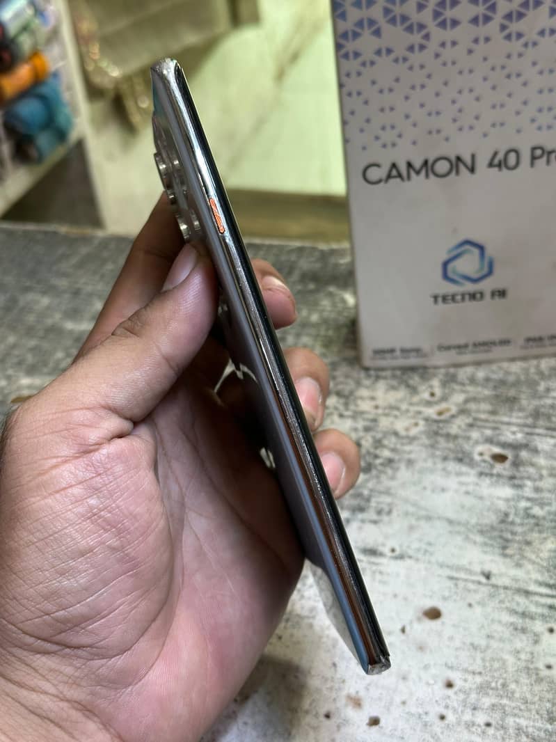 Tecno CAMON 40 Pro 4