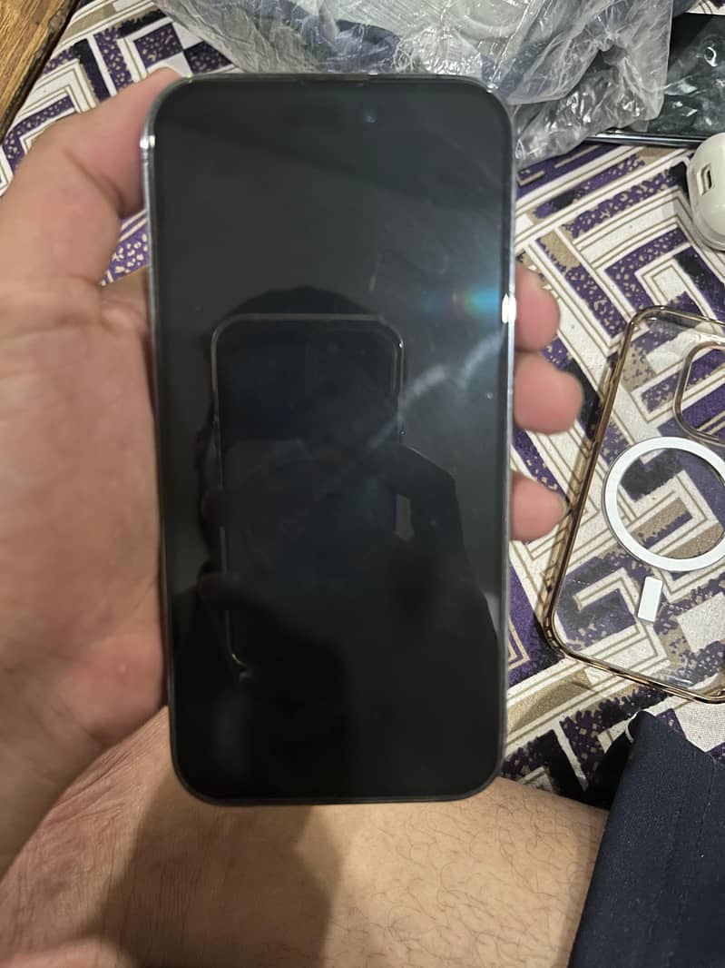 Apple iPhone 14 Pro 1