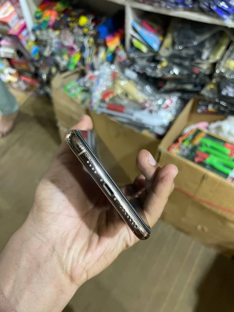 Apple iPhone Xmax 0