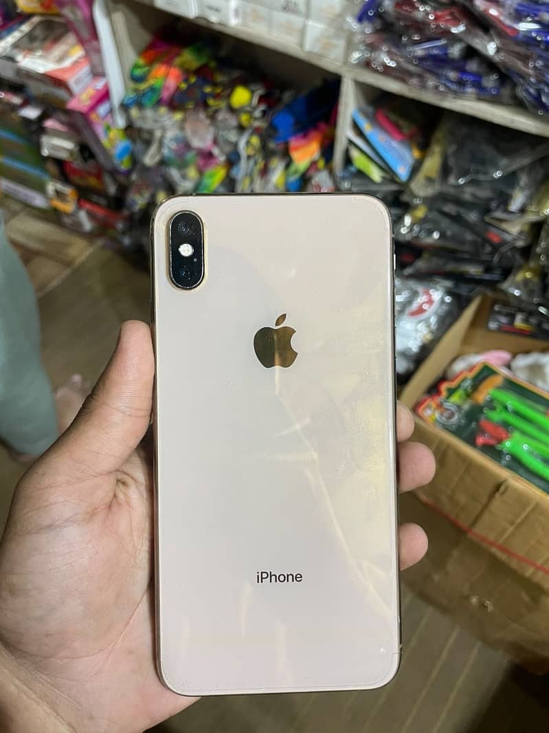 Apple iPhone Xmax 4