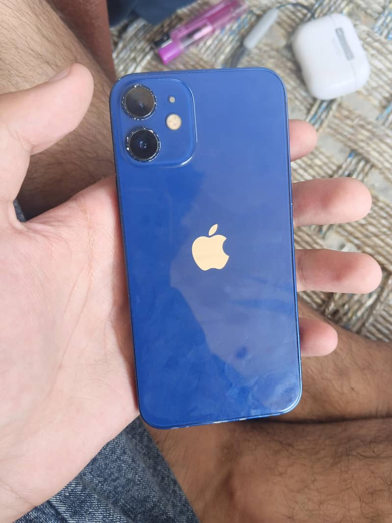 Apple iPhone 12 3