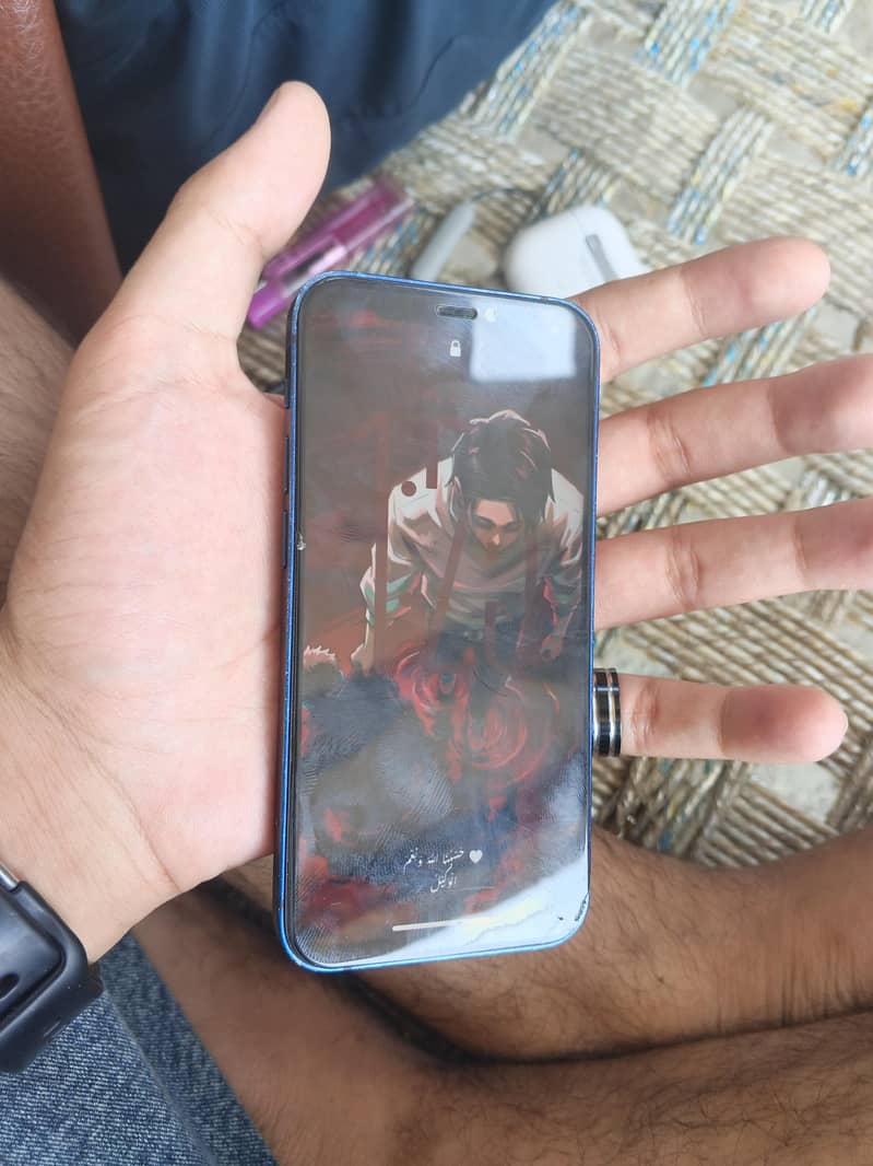 Apple iPhone 12 4