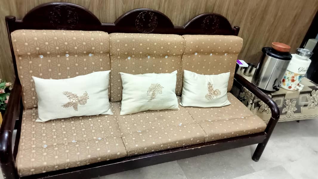 2 set 5 seater sofas 0