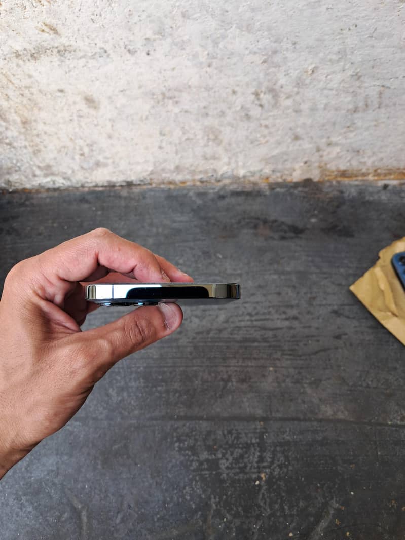 IPhone 12pro max 1