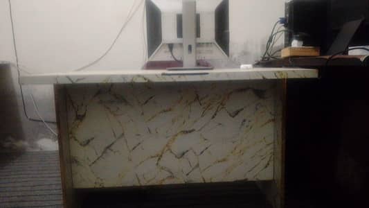 boss chair with table