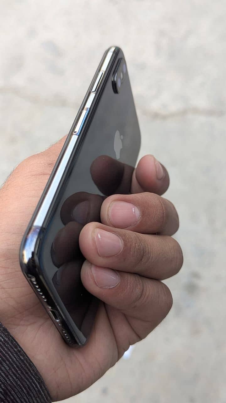 iPhone X 3