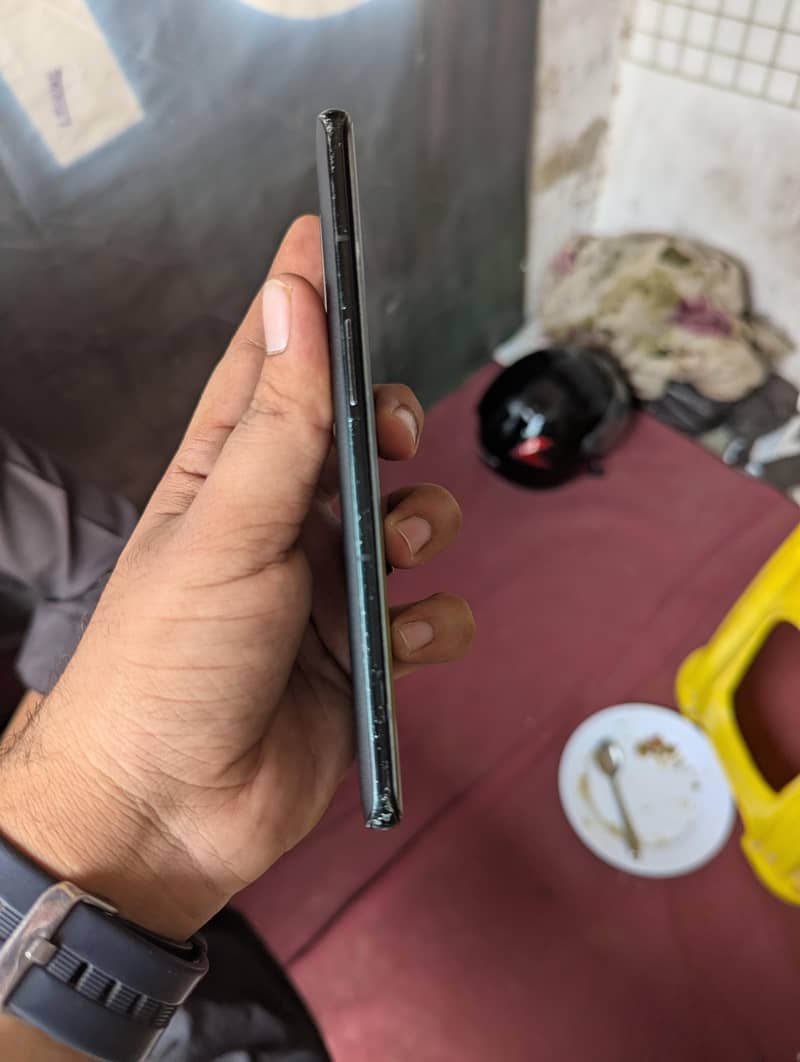 One Plus 10 Pro 4