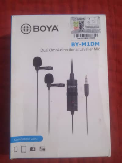 Boya dual mic in brand new condition.