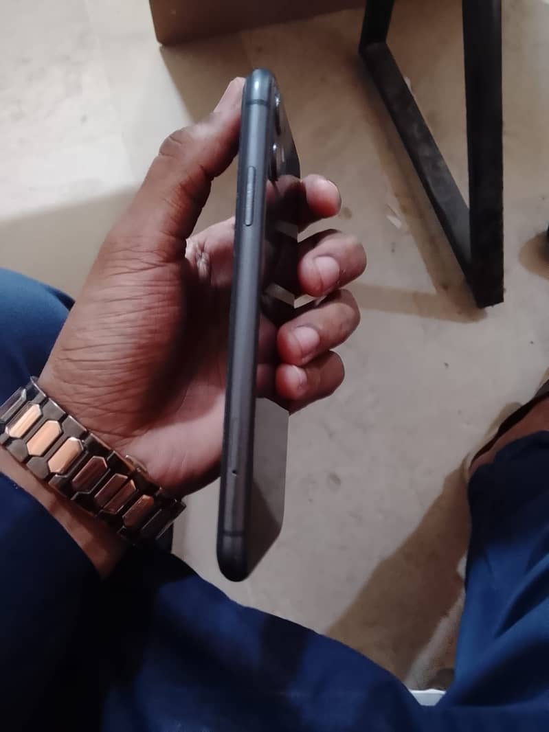 Apple iPhone 11 2