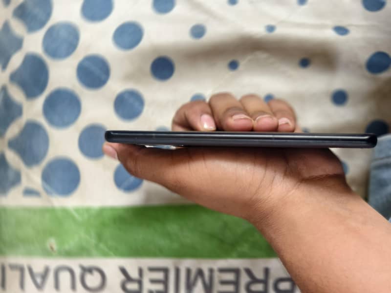 One Plus 10 Pro 4