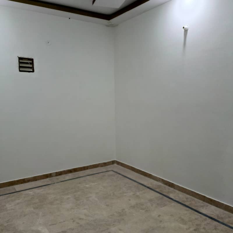 Sub-leased 3 side corner park facing 5