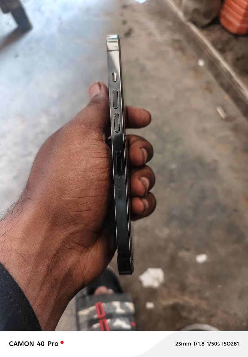 Apple iPhone 13 Pro 0