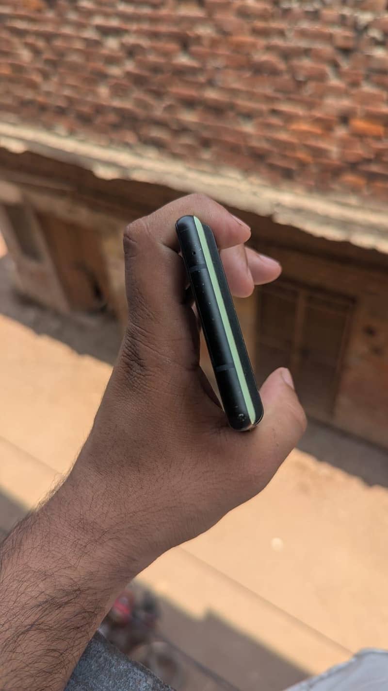 Google Pixel 6 4