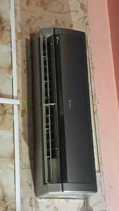 Gree G10 Inverter AC for Sale – Excellent Condition