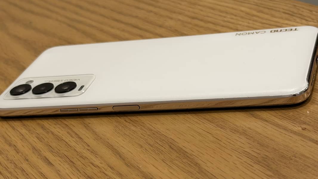 Tecno Camon 18P 1