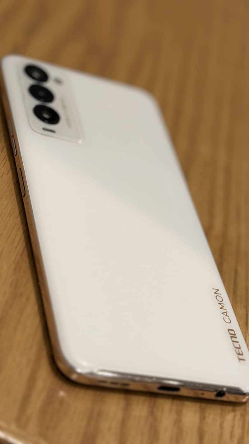 Tecno Camon 18P 4