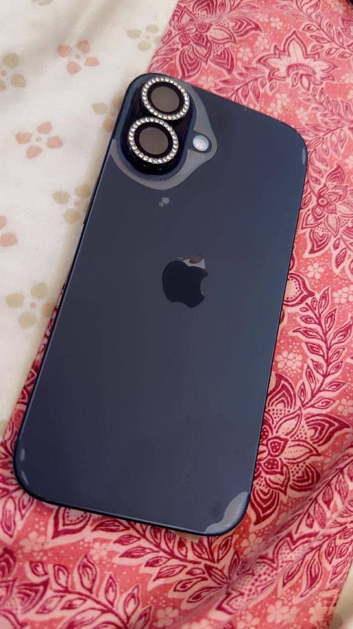 Apple iPhone 16 2