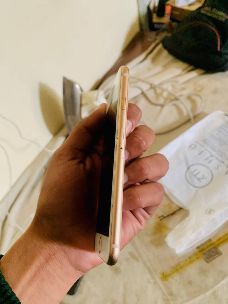 Apple iPhone 8 10