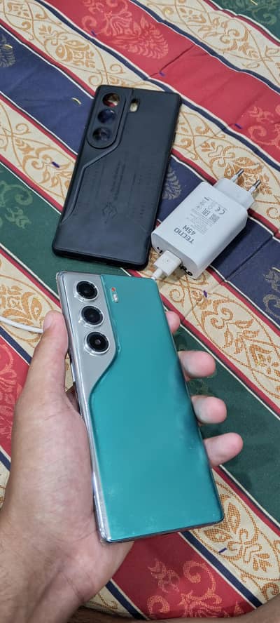 Tecno CAMON 40 Pro
