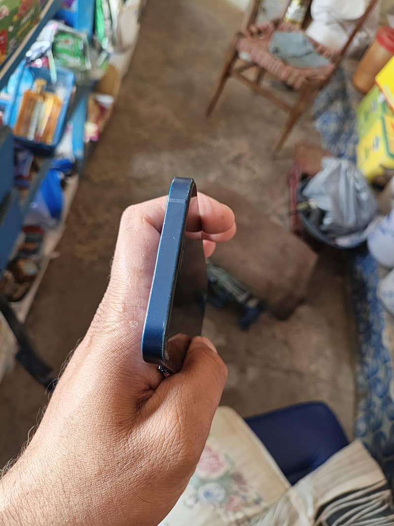 Apple iPhone 12 2