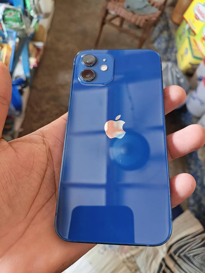 Apple iPhone 12 6