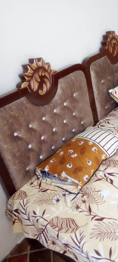 2pieace single bed set available