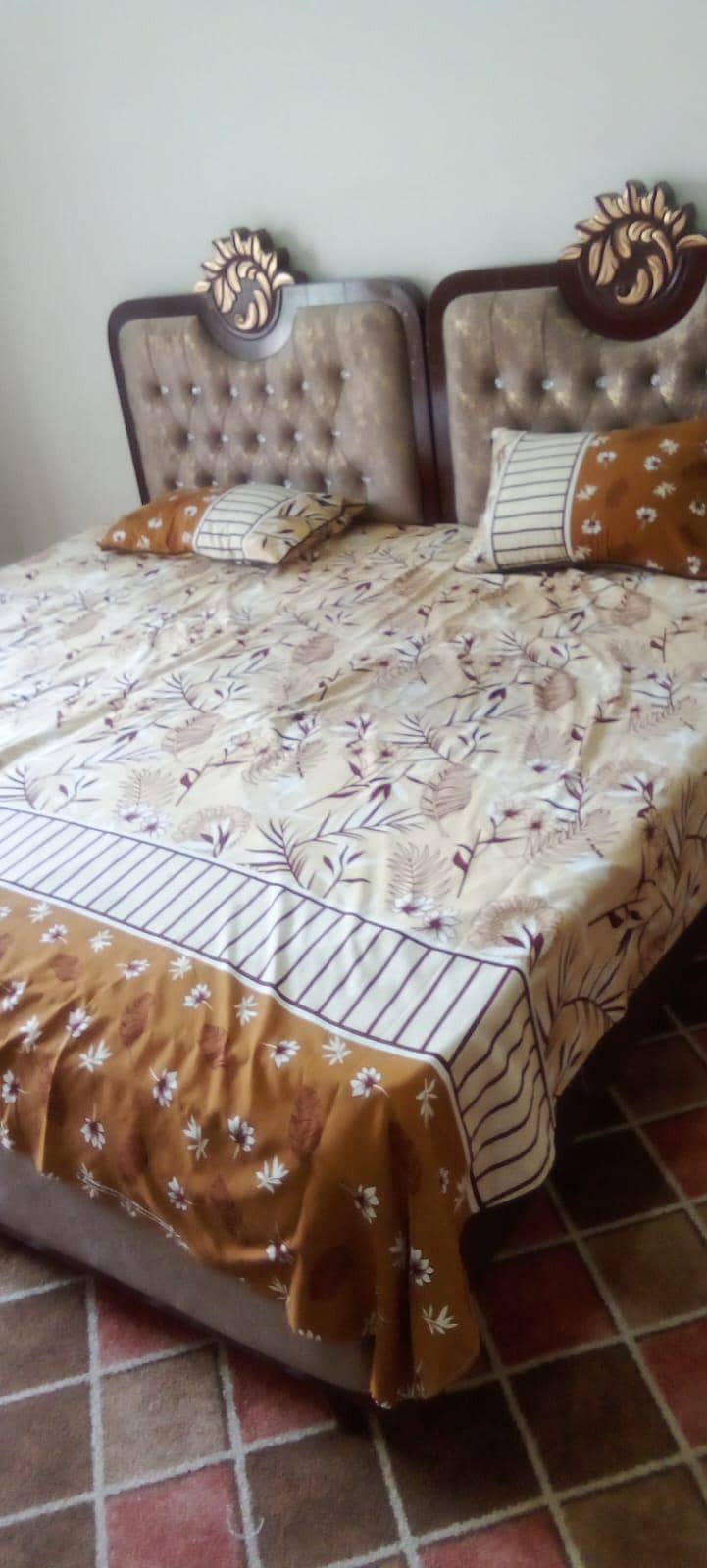 2pieace single bed set available 2