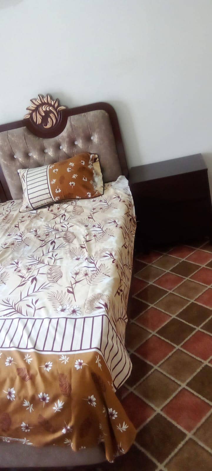 2pieace single bed set available 3