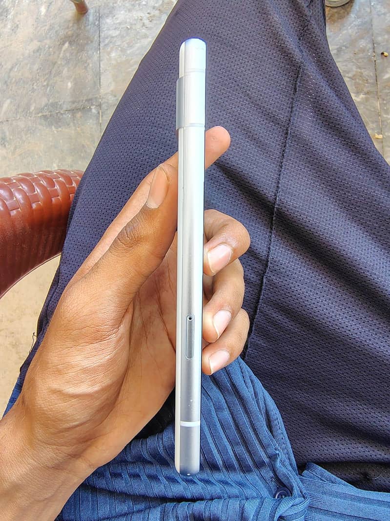 Google Pixel 7a 1