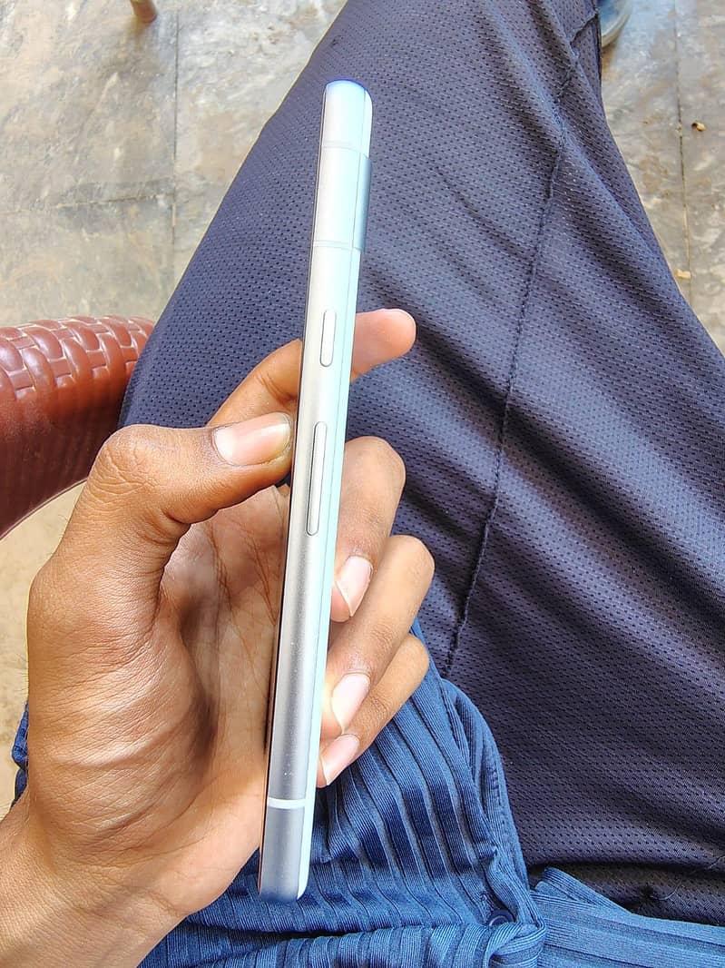 Google Pixel 7a 3