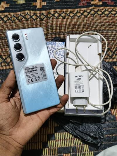 Tecno CAMON 40