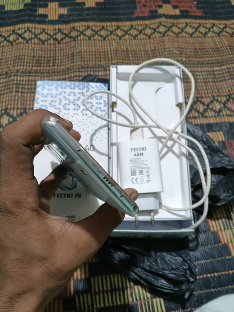 Tecno CAMON 40 5