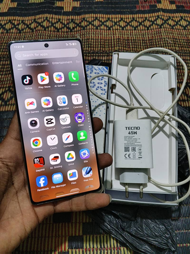 Tecno CAMON 40 7