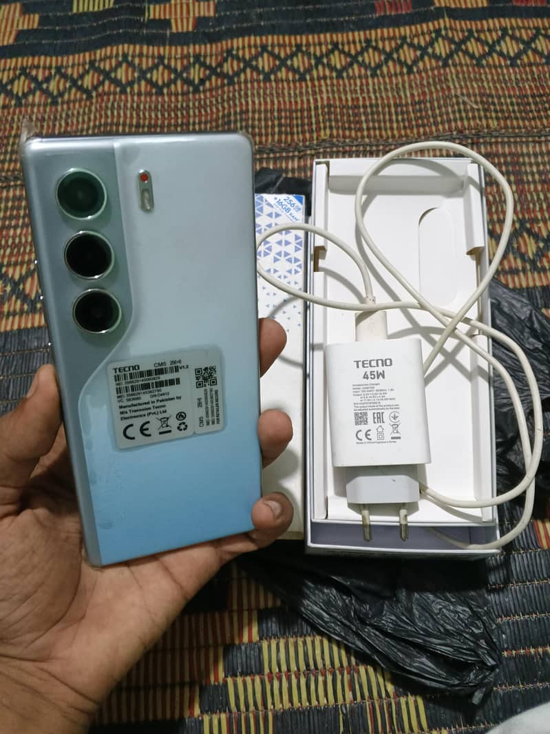 Tecno CAMON 40 8