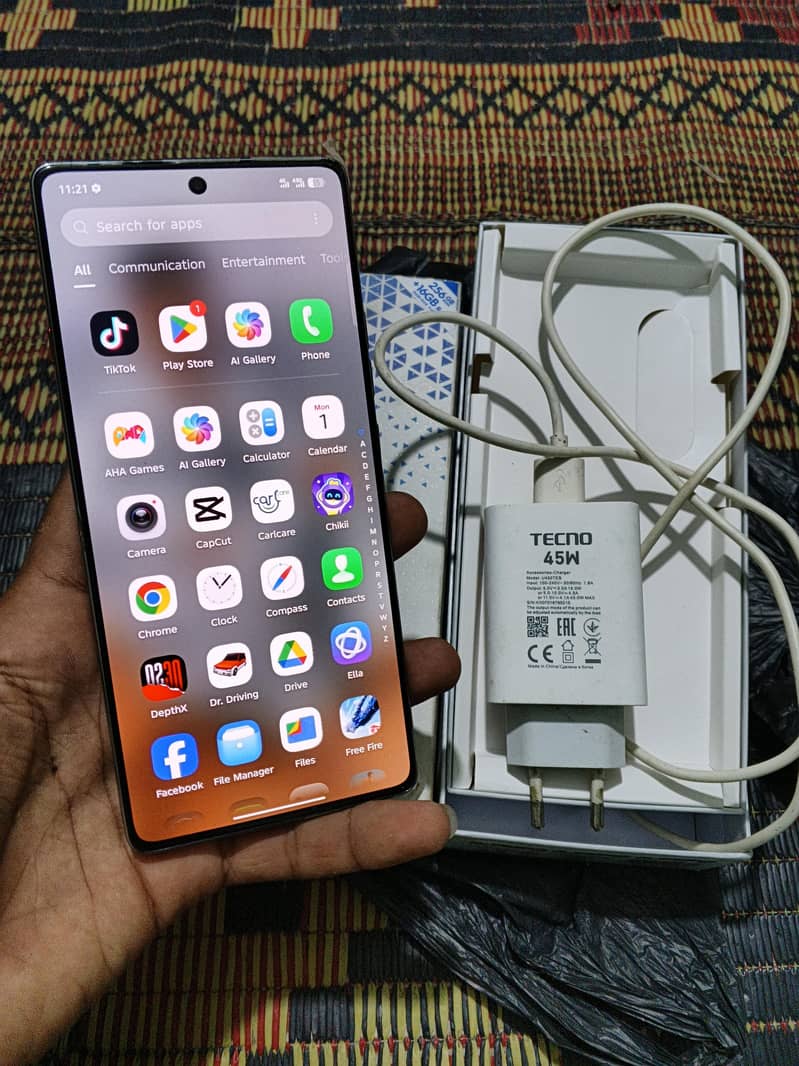 Tecno CAMON 40 9