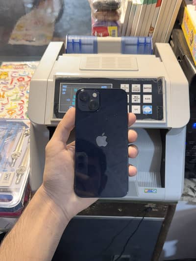 Apple iPhone 13