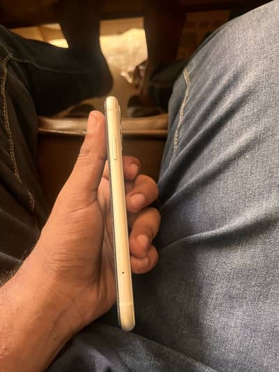 I phone 11 pata 128 gp battery 92