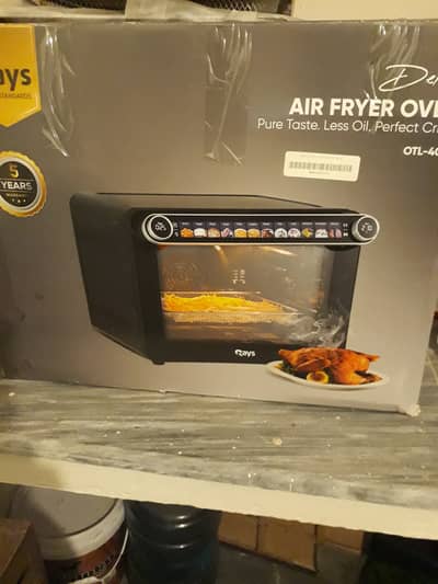 Rays company Air fryer/Oven.  Good condition. Daba pack