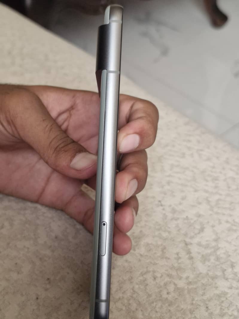 Google Pixel 8 5