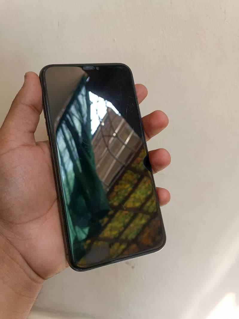 iPhone 11 Pro Max 6