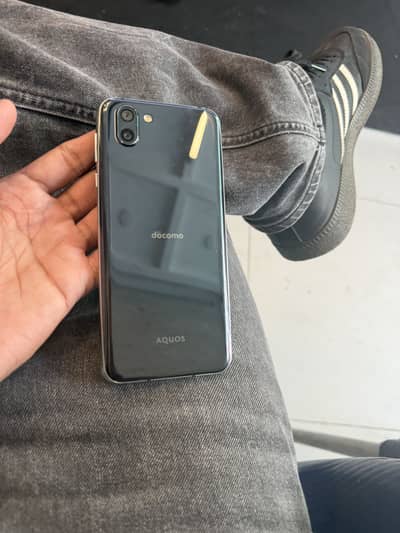 Sharp Aquos R2