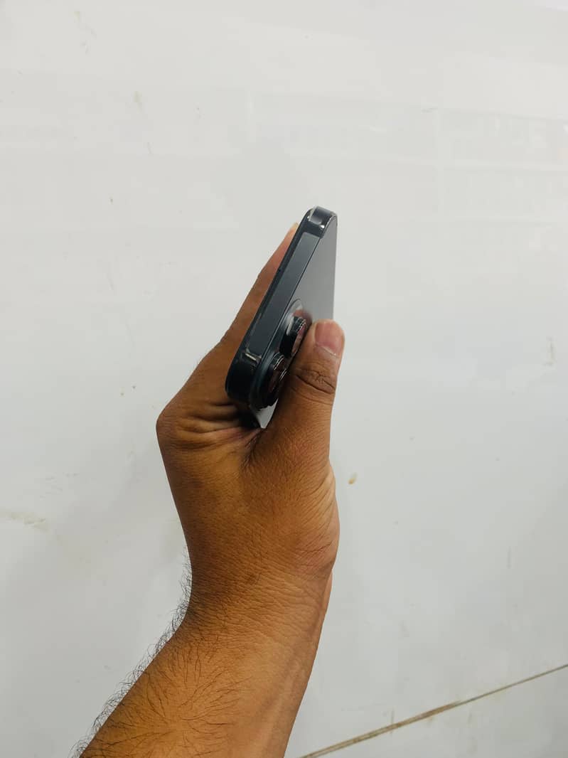 Iphone 14 pro max 2