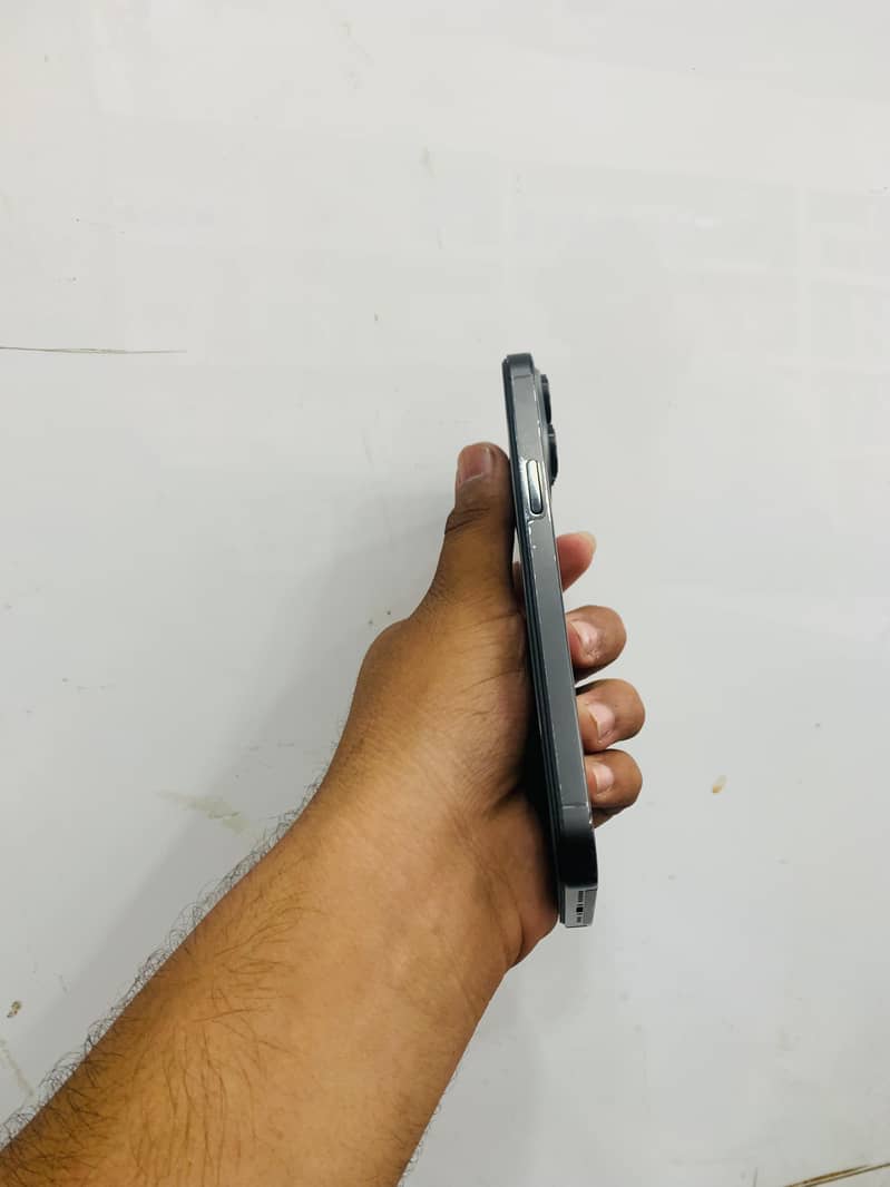 Iphone 14 pro max 4