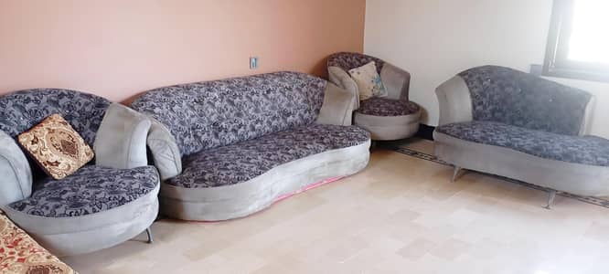 7 seater condition 10/10 sofa set