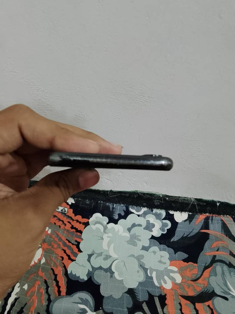Apple iPhone X 4