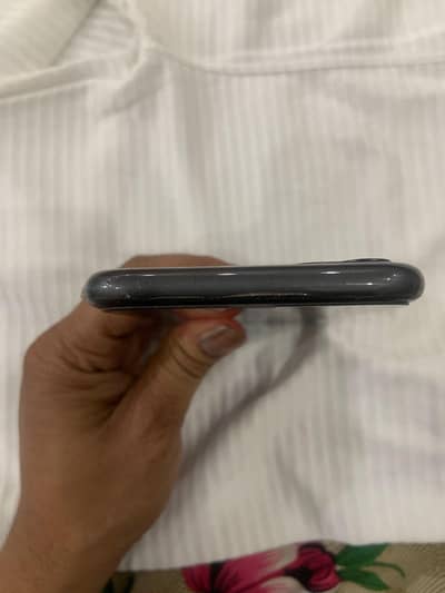 Apple iPhone 11 (64 GB)