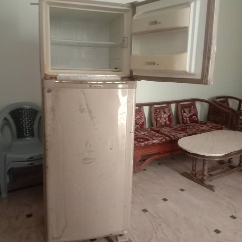sale in surjani dawlance full size chilled working condition 1